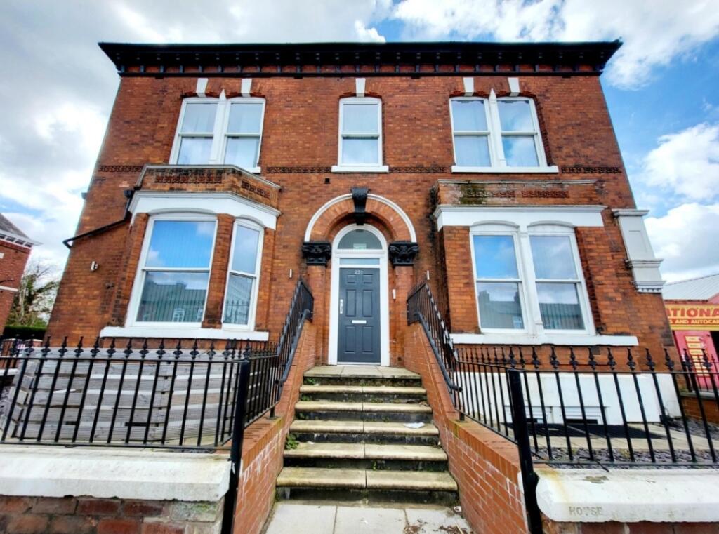 1 bed House Share for rent in Stockport. From Julian Wadden - Stockport