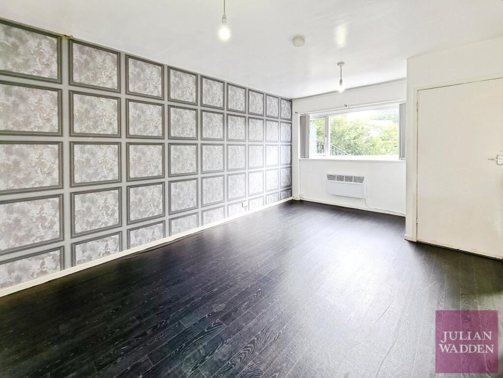 2 bed 1st Floor Flat for rent in Stockport. From Julian Wadden - Stockport