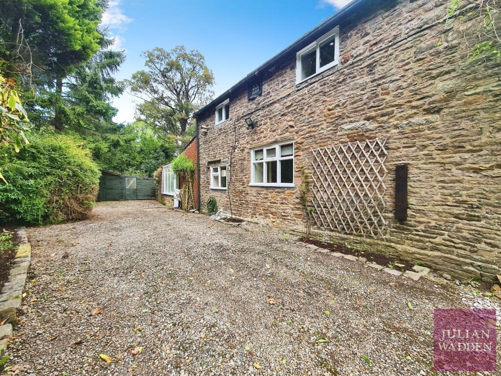 2 bed Semi Detached for rent in Disley. From Julian Wadden - Stockport 2 bed Semi Detached for rent in Disley. From Julian Wadden - Stockport