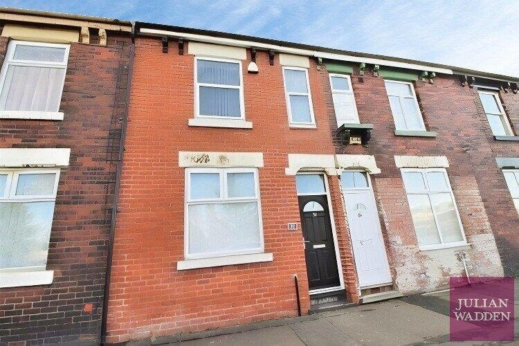 2 bed Mid Terraced House for rent in Droylsden. From Julian Wadden - Stockport