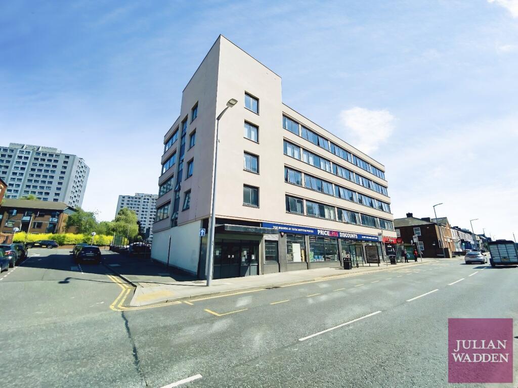 1 bed 1st Floor Flat for rent in Stockport. From Julian Wadden - Stockport