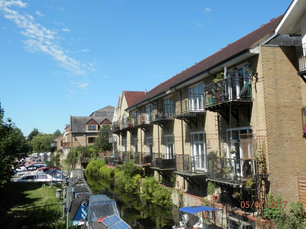 2 bed Town House for rent in St Neots. From Magpie Property Management Ltd - St Neots