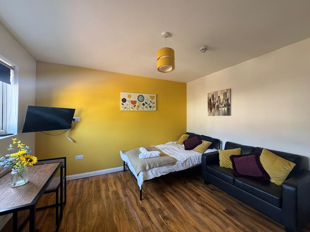 1 bed Flat Share for rent in Harrow. From Property Hub - Wembley