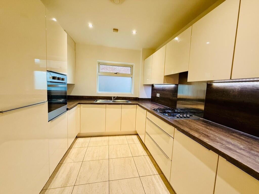 2 bed Apartment for rent in Harrow. From Property Hub - Wembley