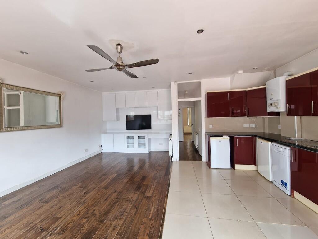 4 bed Semi Detached for rent in Wembley. From Property Hub - Wembley 4 bed Semi Detached for rent in Wembley. From Property Hub - Wembley