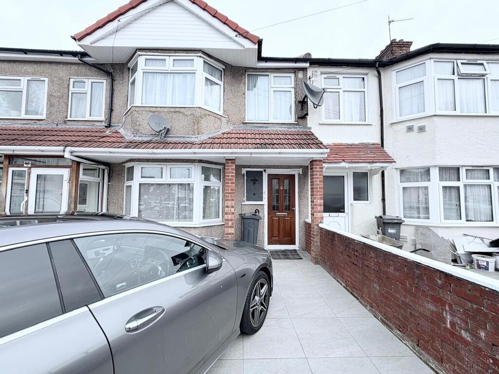 4 bed Mid Terraced House for rent in Hounslow. From Property Hub - Wembley 4 bed Mid Terraced House for rent in Hounslow. From Property Hub - Wembley