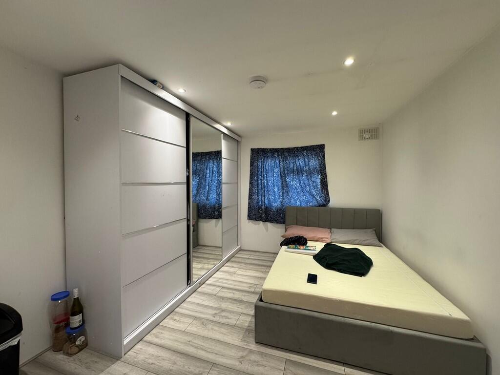 1 bed Flat Share for rent in Wembley. From Property Hub - Wembley