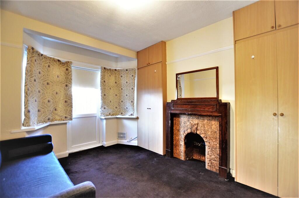 4 bed Mid Terraced House for rent in Wembley. From Property Hub - Wembley