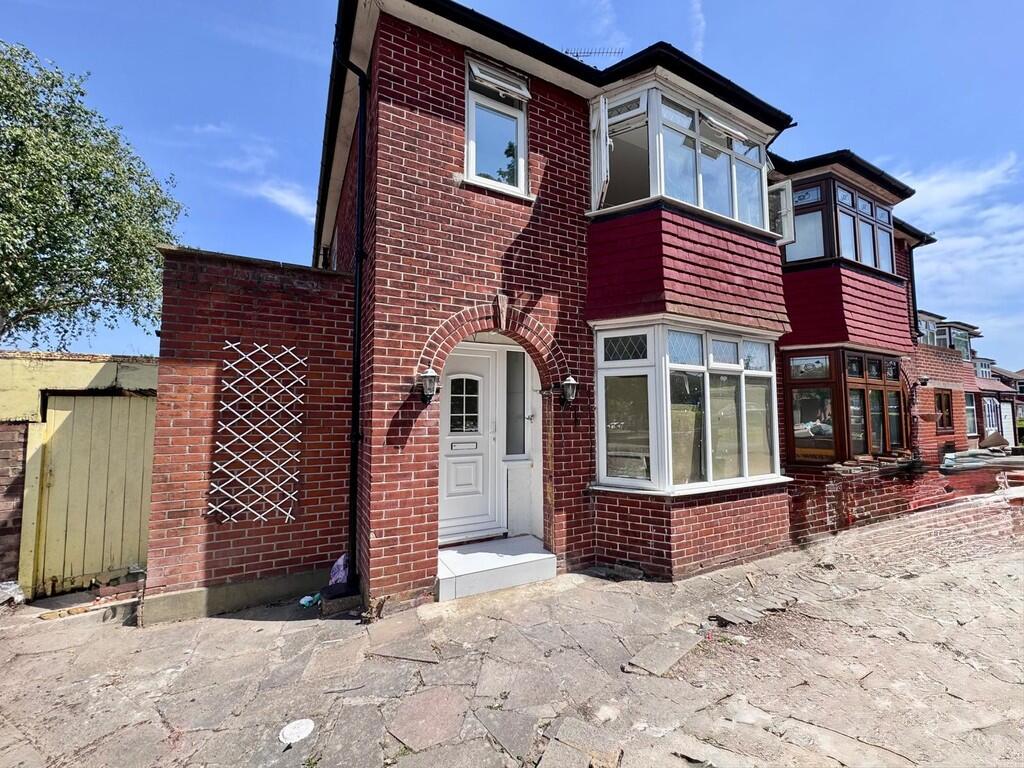 5 bed Semi Detached for rent in Greenford. From Property Hub - Wembley 5 bed Semi Detached for rent in Greenford. From Property Hub - Wembley