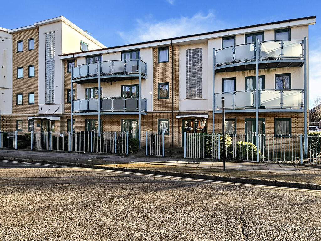 2 bed House (unspecified) for rent in Harrow. From Property Hub - Wembley