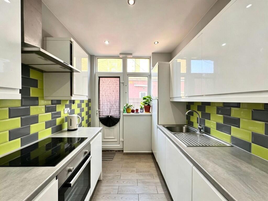 2 bed House (unspecified) for rent in Wembley. From Property Hub - Wembley