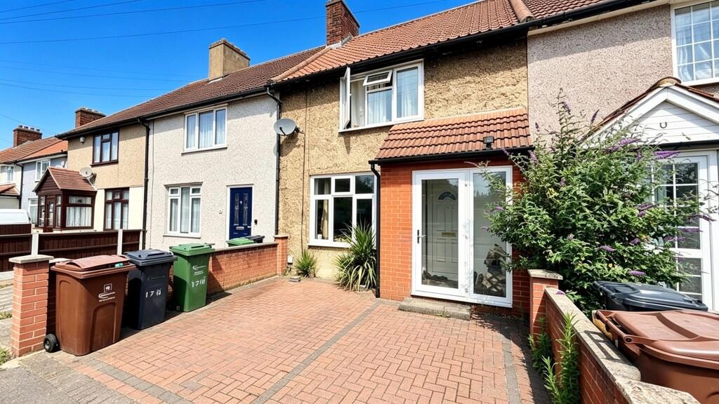 3 bed Mid Terraced House for rent in Dagenham. From Property Hub - Wembley