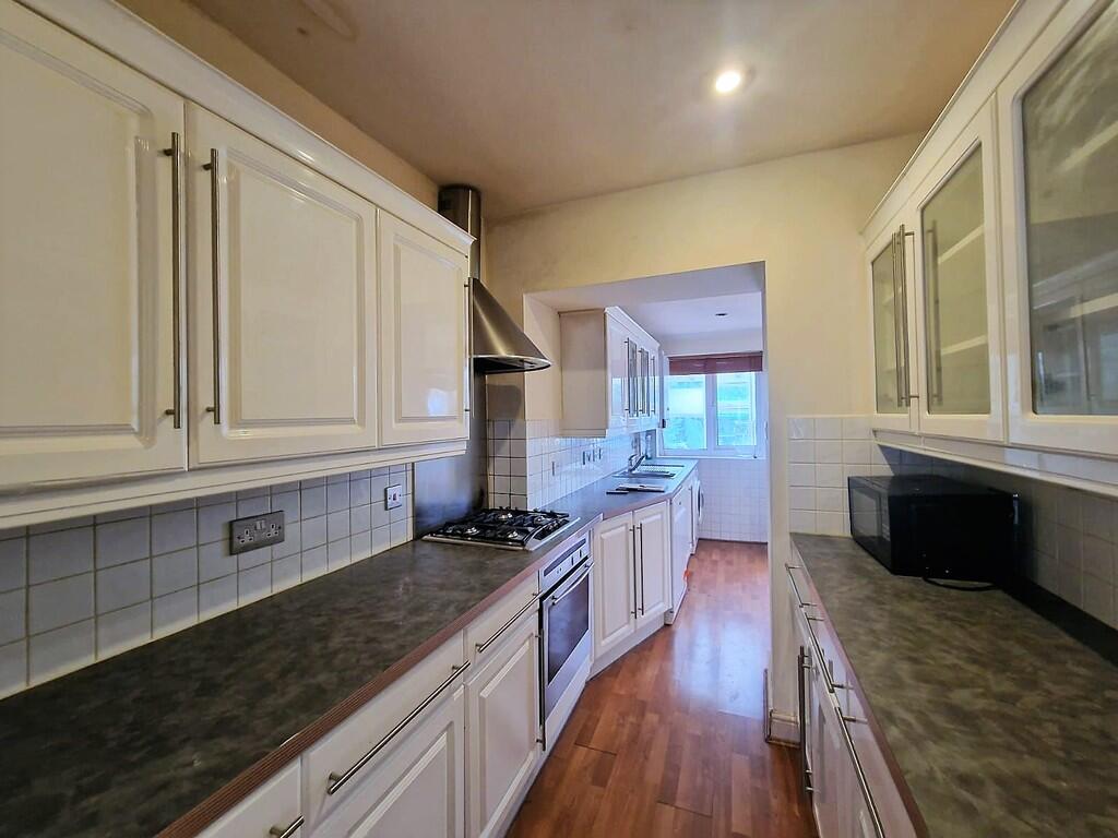 4 bed Mid Terraced House for rent in Greenford. From Property Hub - Wembley