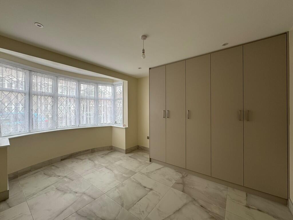 4 bed Mid Terraced House for rent in Wembley. From Property Hub - Wembley