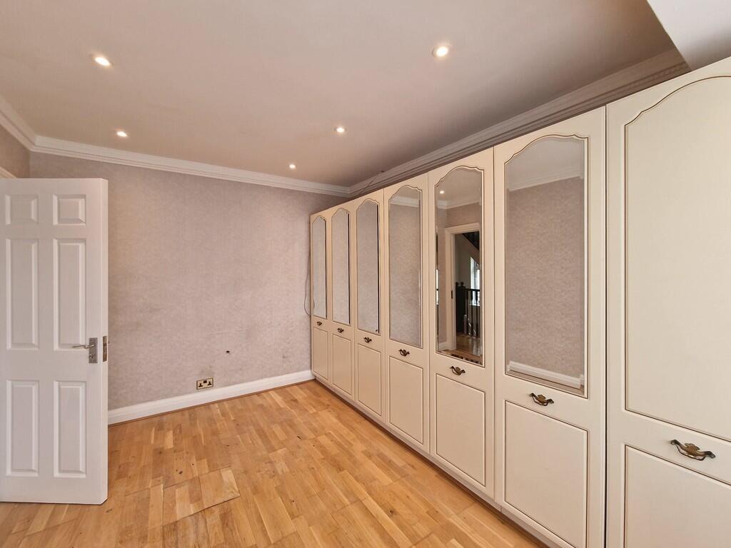 4 bed End of Terrace for rent in Northolt. From Property Hub - Wembley