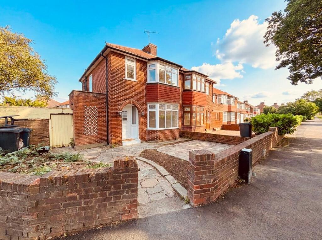 5 bed Semi Detached for rent in Greenford. From Property Hub - Wembley