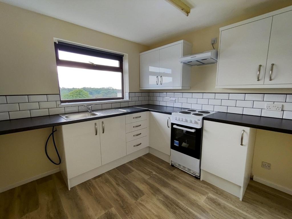 2 bed Flat for rent in Redruth. From Goundrys Estate Agents - Truro