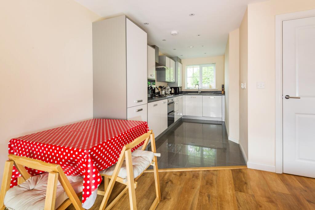 3 bed Mid Terraced House for rent in Carshalton. From Goodfellows Lettings