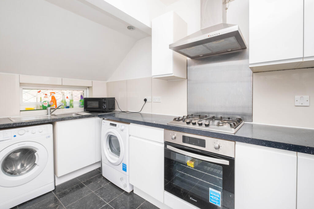 3 bed Semi Detached for rent in Carshalton. From Goodfellows Lettings
