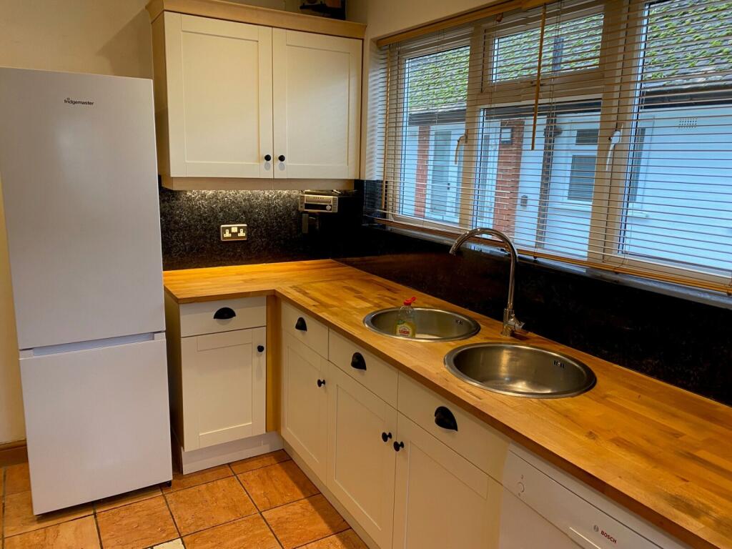 3 bed Bungalow for rent in Carshalton. From Goodfellows Lettings 3 bed Bungalow for rent in Carshalton. From Goodfellows Lettings