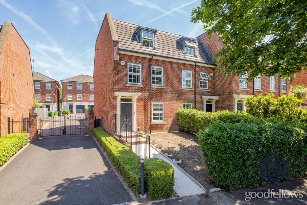 4 bed End of Terrace for rent in Carshalton. From Goodfellows Lettings 4 bed End of Terrace for rent in Carshalton. From Goodfellows Lettings