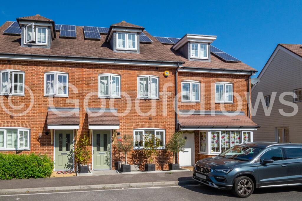 4 bed Mid Terraced House for rent in Carshalton. From Goodfellows Lettings