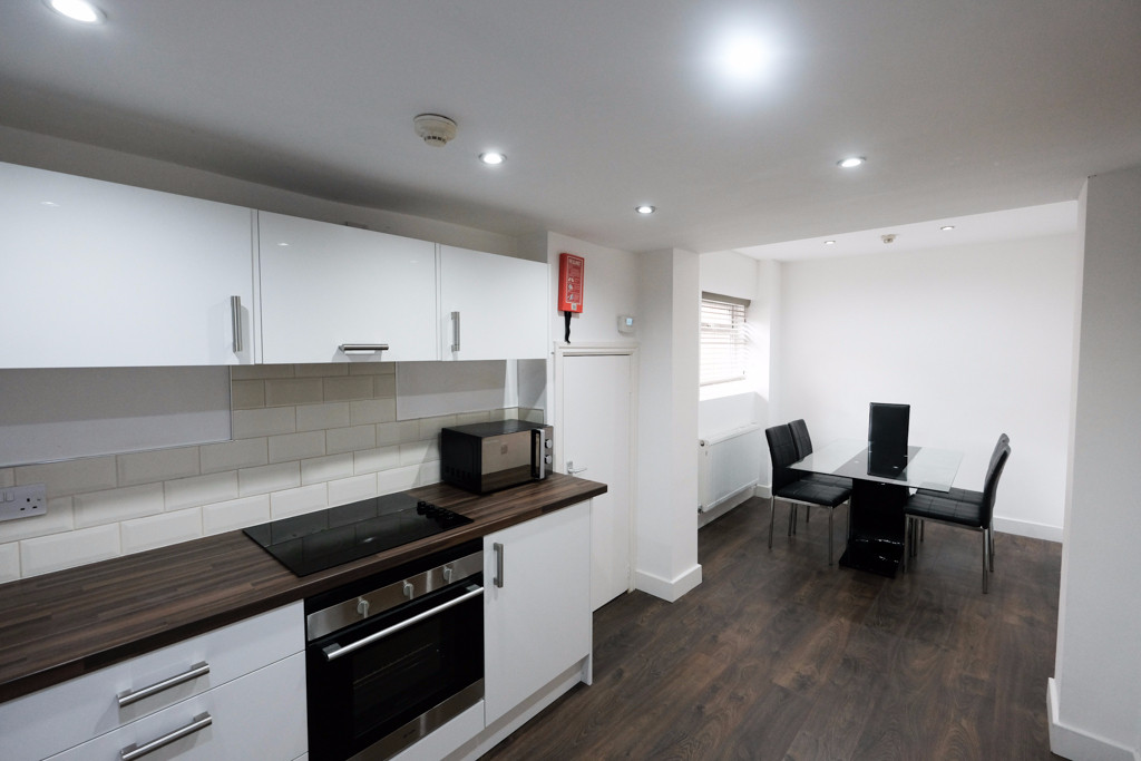 5 bed Flat for rent in Preston. From Kingswood Properties City Center