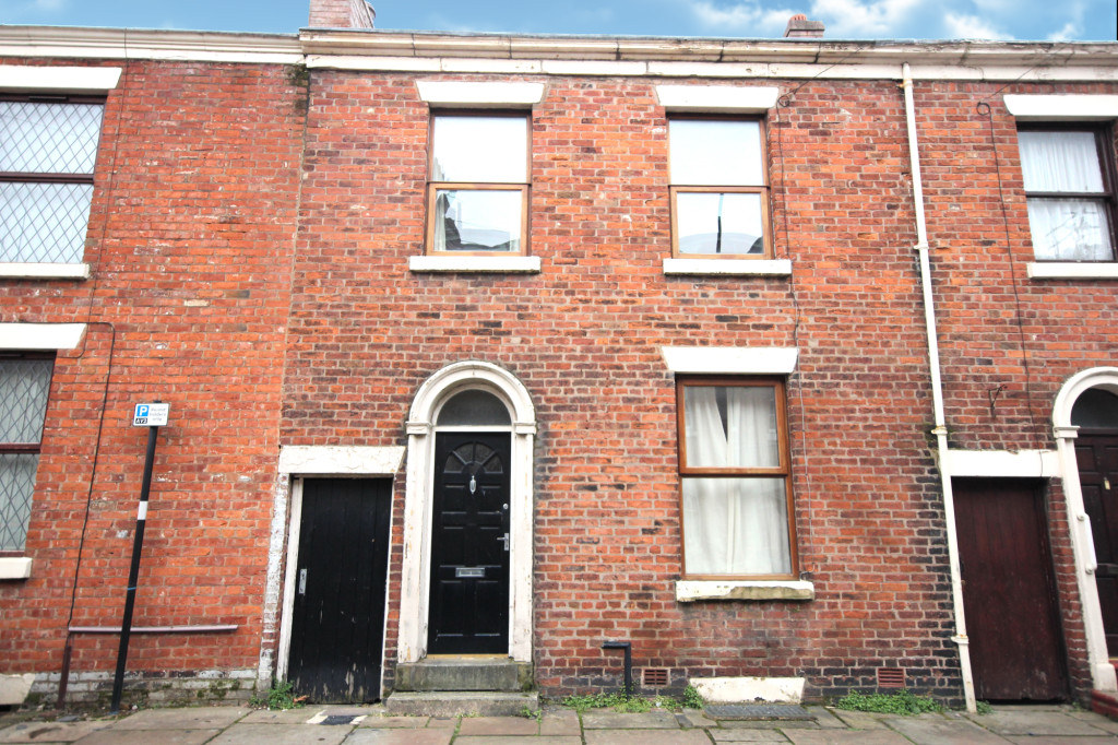 4 bed Mid Terraced House for rent in Preston. From Kingswood Properties City Center