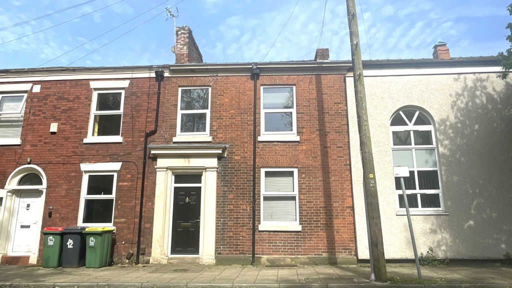 3 bed Mid Terraced House for rent in Preston. From Kingswood Properties City Center