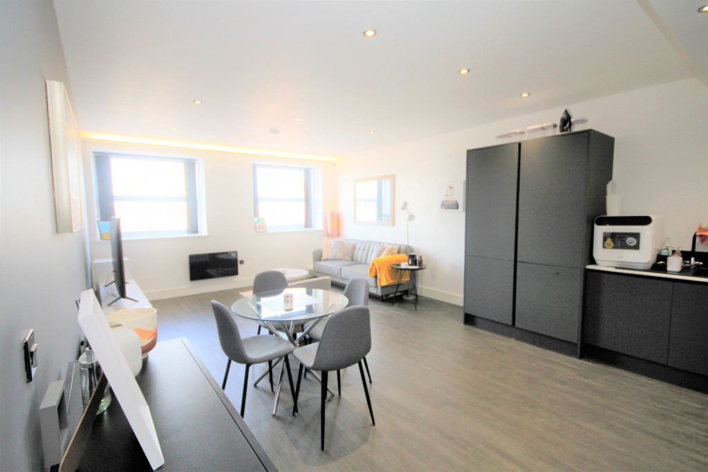 2 bed Apartment for rent in Preston. From Kingswood Properties City Center