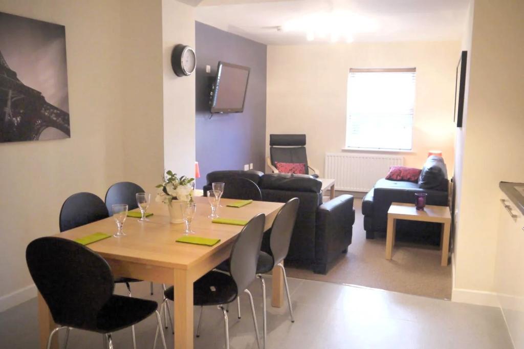 5 bed 1st Floor Flat for rent in Preston. From Kingswood Properties City Center