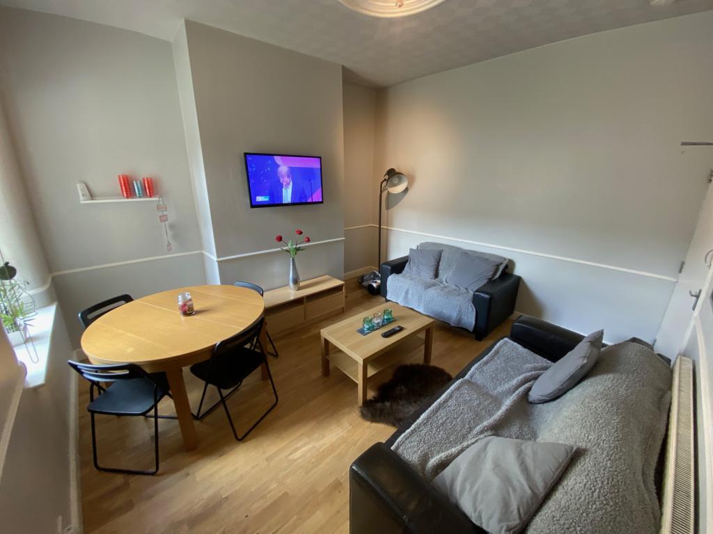 5 bed Mid Terraced House for rent in Preston. From Kingswood Properties City Center