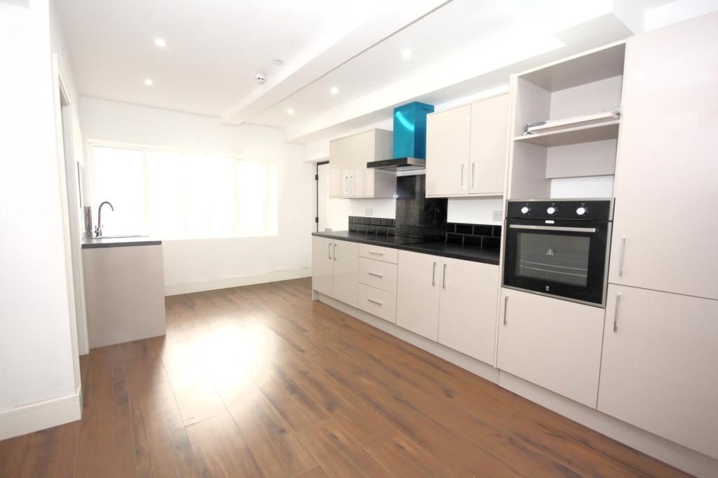 2 bed Apartment for rent in Preston. From Kingswood Properties City Center