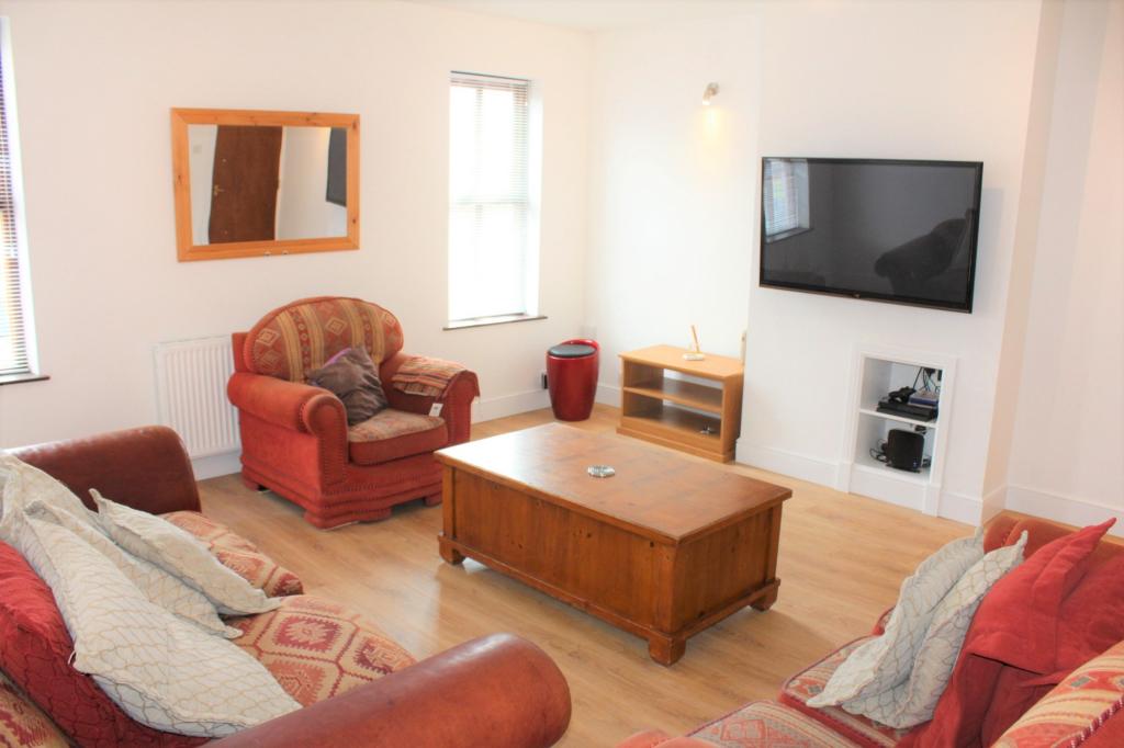4 bed Mid Terraced House for rent in Preston. From Kingswood Properties City Center