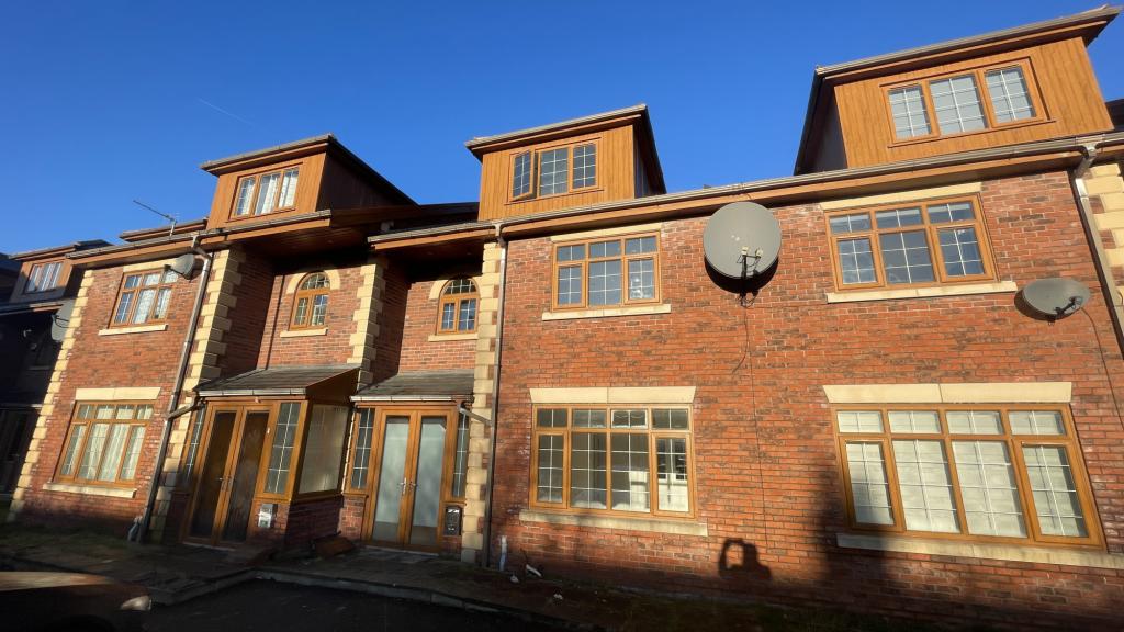 4 bed Mid Terraced House for rent in Preston. From Kingswood Properties City Center 4 bed Mid Terraced House for rent in Preston. From Kingswood Properties City Center