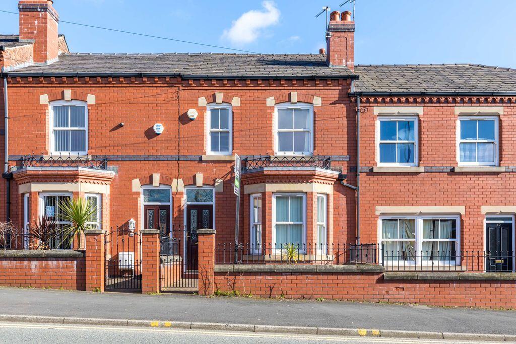 3 bed Mid Terraced House for rent in Crooke. From Regan & Hallworth - Standish