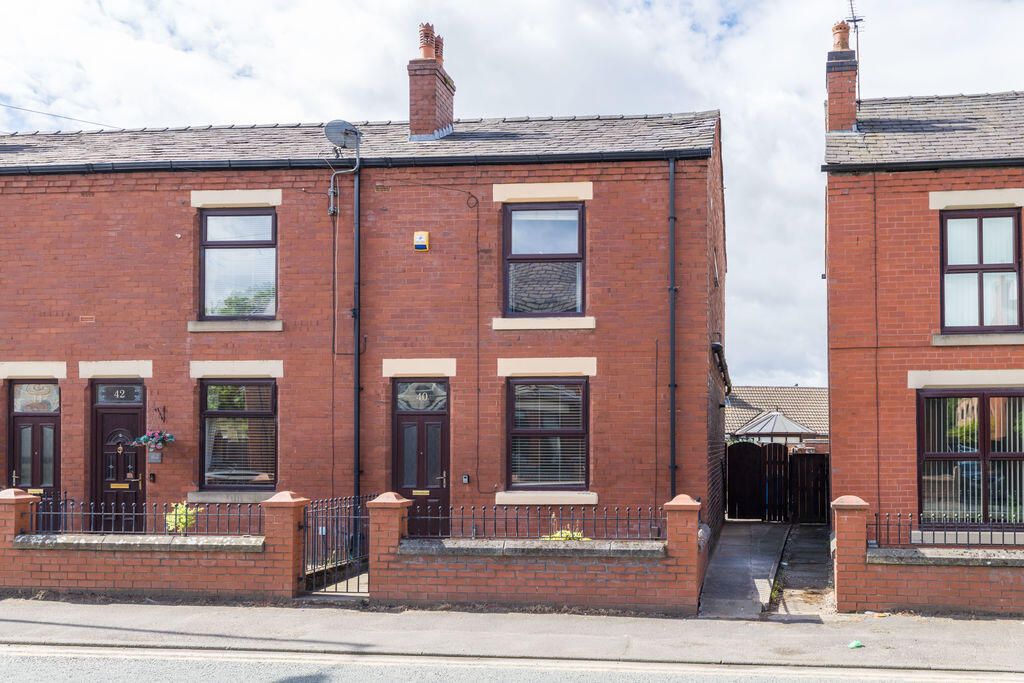 3 bed Mid Terraced House for rent in Abram. From Regan & Hallworth - Standish