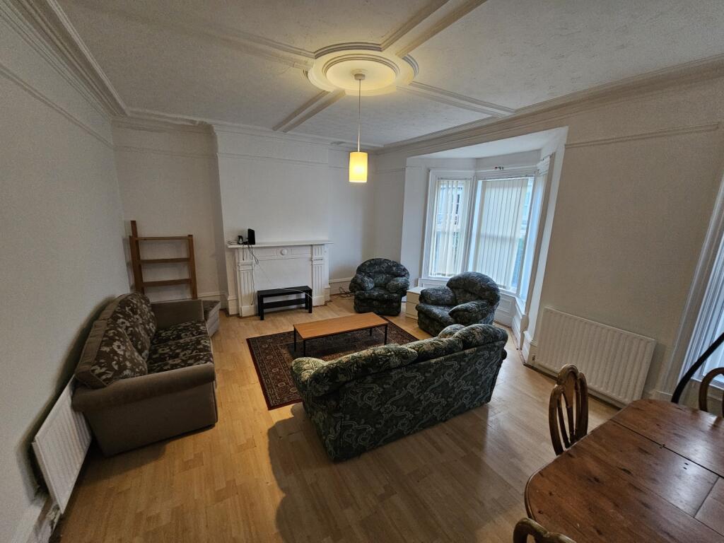 6 bed Mid Terraced House for rent in Newcastle upon Tyne. From Easiliving - Jesmond