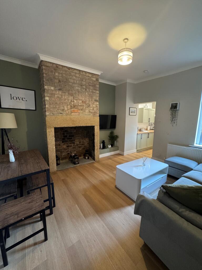 5 bed Mid Terraced House for rent in Gateshead. From Easiliving - Jesmond