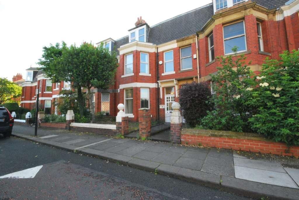6 bed Mid Terraced House for rent in Newcastle upon Tyne. From Easiliving - Jesmond 6 bed Mid Terraced House for rent in Newcastle upon Tyne. From Easiliving - Jesmond