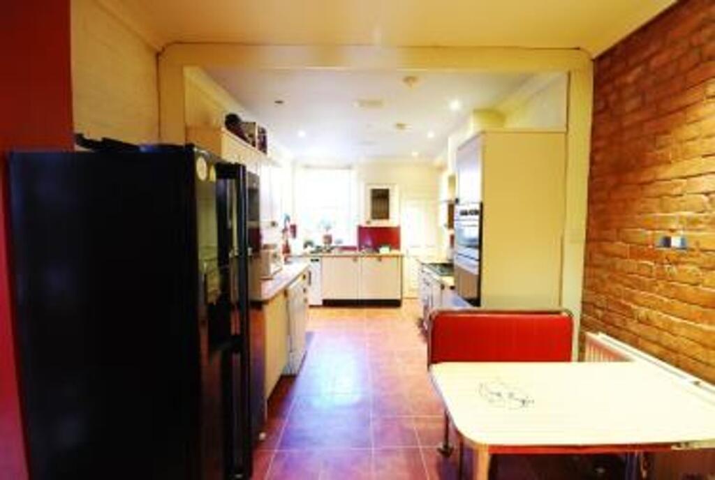 6 bed Mid Terraced House for rent in Newcastle upon Tyne. From Easiliving - Jesmond