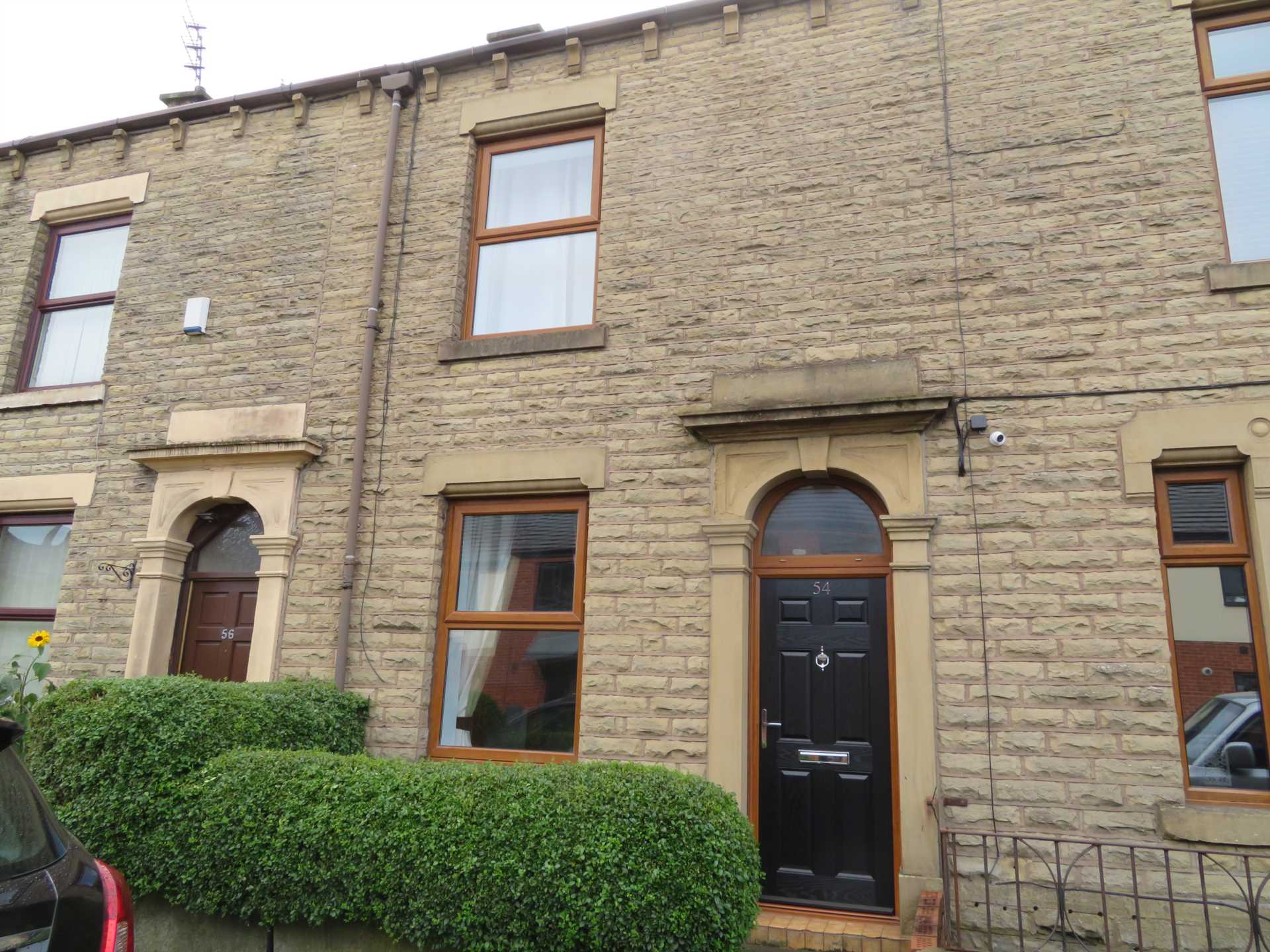 2 bed Mid Terraced House for rent in Oldham. From Valentine Estate Agents
