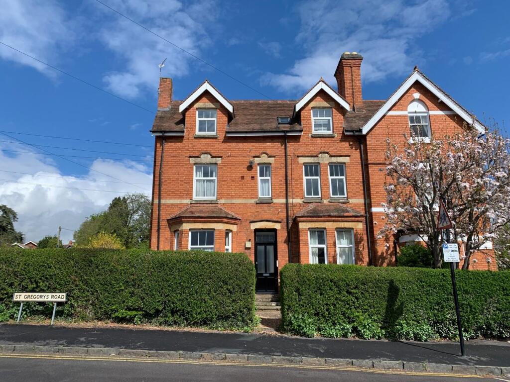 4 bed Studio for rent in Stratford-upon-Avon. From Edwards Land and New Homes - Stratford upon Avon 4 bed Studio for rent in Stratford-upon-Avon. From Edwards Land and New Homes - Stratford upon Avon