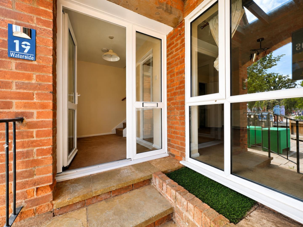 2 bed Detached for rent in Stratford-upon-Avon. From Edwards Land and New Homes - Stratford upon Avon 2 bed Detached for rent in Stratford-upon-Avon. From Edwards Land and New Homes - Stratford upon Avon