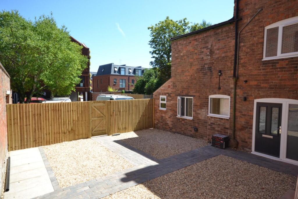 2 bed 1st Floor Flat for rent in Stratford-upon-Avon. From Edwards Land and New Homes - Stratford upon Avon