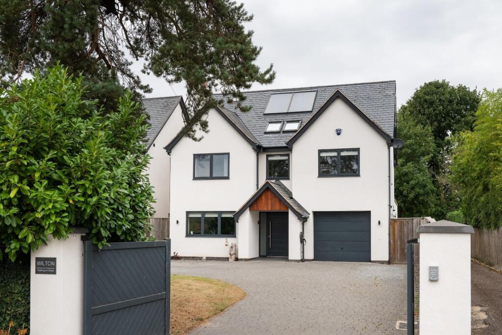 5 bed Detached for rent in Stratford-upon-Avon. From Edwards Land and New Homes - Stratford upon Avon 5 bed Detached for rent in Stratford-upon-Avon. From Edwards Land and New Homes - Stratford upon Avon