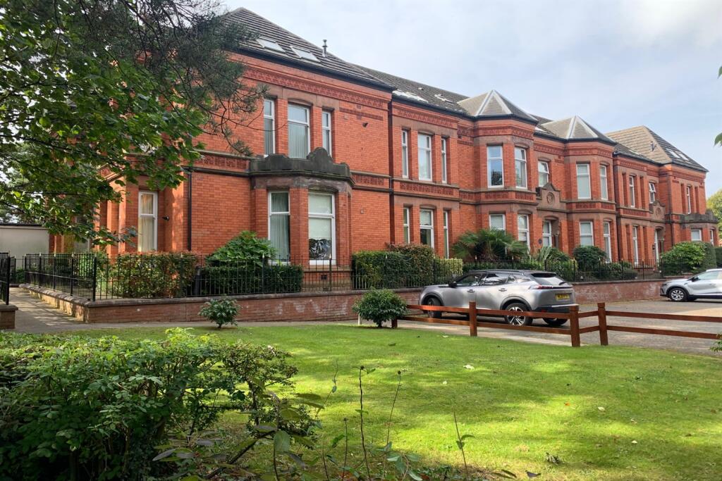 2 bed 1st Floor Flat for rent in Runcorn. From Edwards Grounds - Runcorn