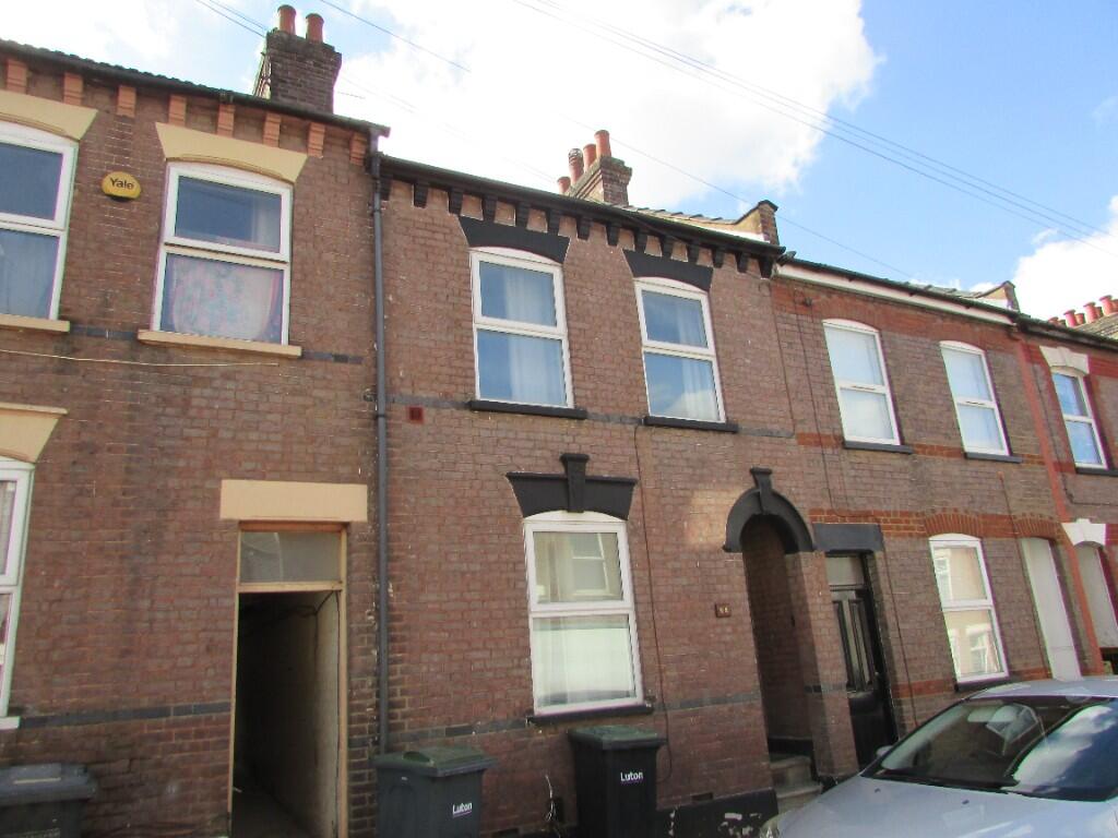 3 bed Mid Terraced House for rent in Luton. From Ultimate Connexions - Luton