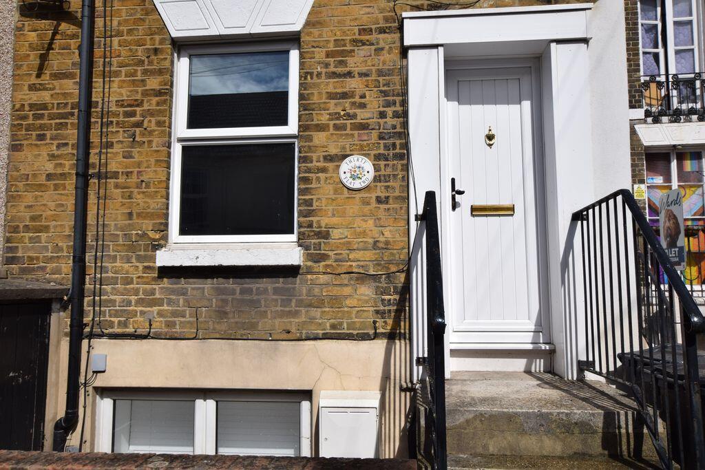 1 bed 1st Floor Flat for rent in Maidstone. From Ferris & Co - Bearsted