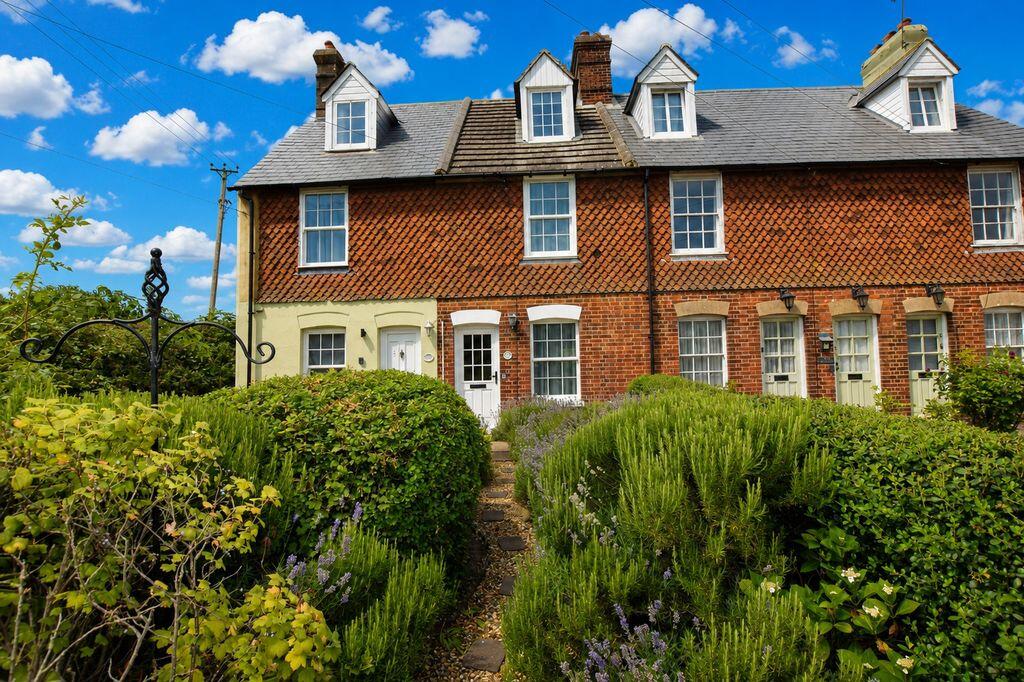 2 bed Mid Terraced House for rent in Leeds. From Ferris & Co - Bearsted